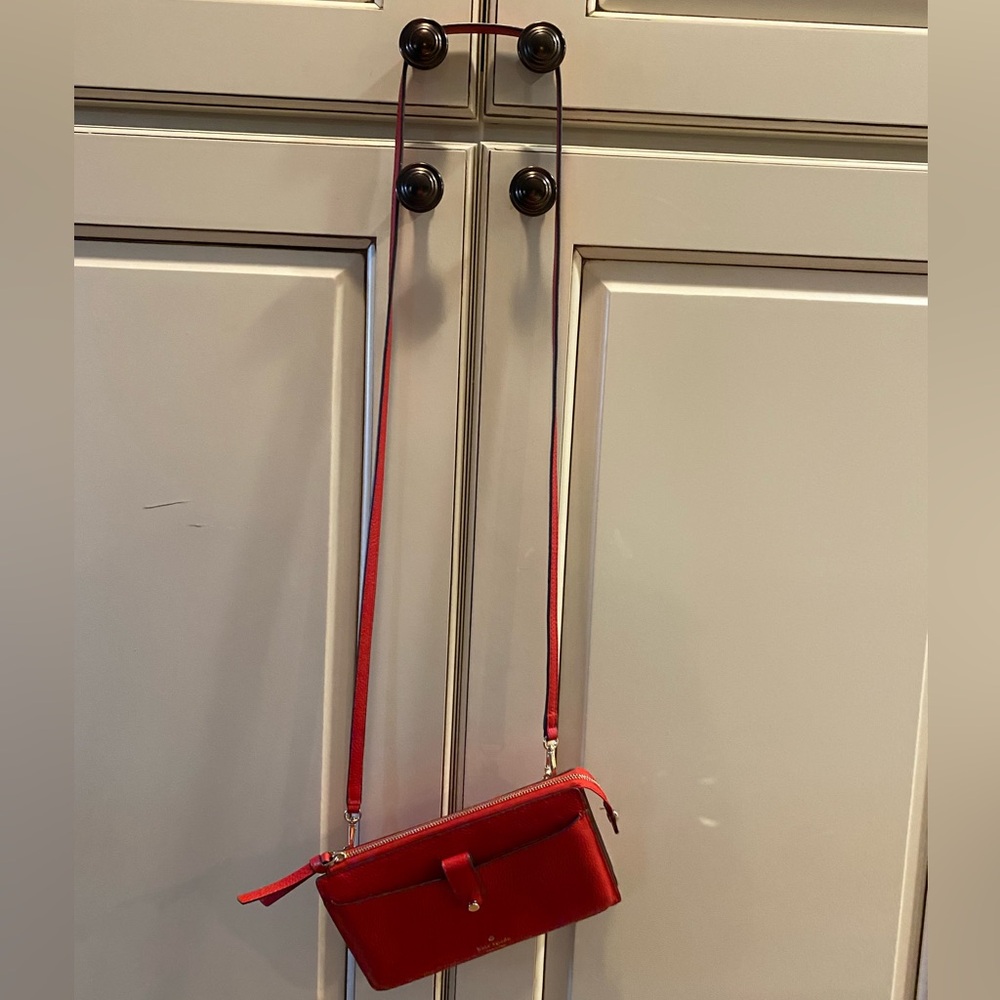 Kate Spde red crossbody bag in EUC